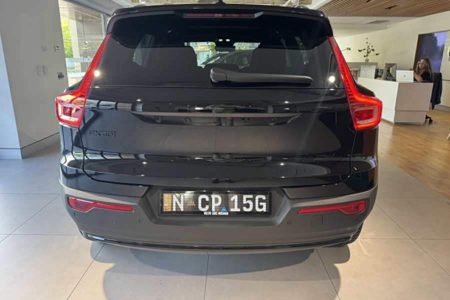 2025 Volvo EX40 No Series Black Edition SUV Image 8