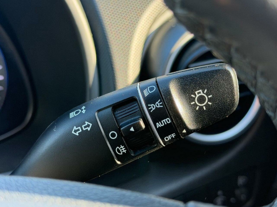 2020 Hyundai KONA OS.3 Active SUV Image 17