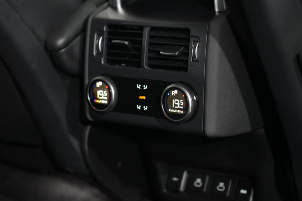 2021 Land Rover Discovery Series 5 P360 R-Dynamic HSE SUV Image 35
