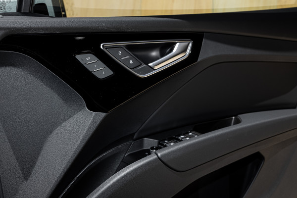 2025 Audi Q4 e-tron F4 45 SUV image 21