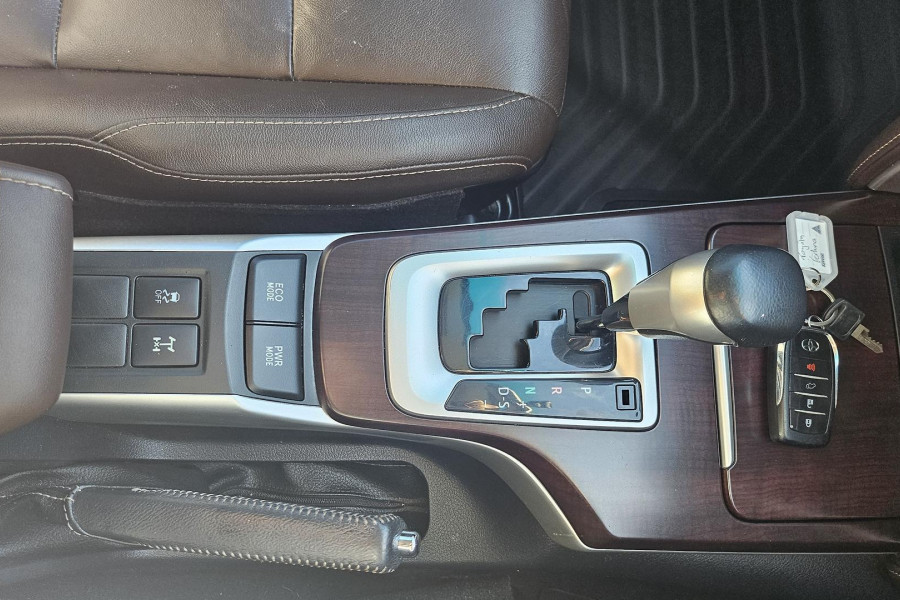 2017 Toyota Fortuner GUN156R Crusade SUV Image 23