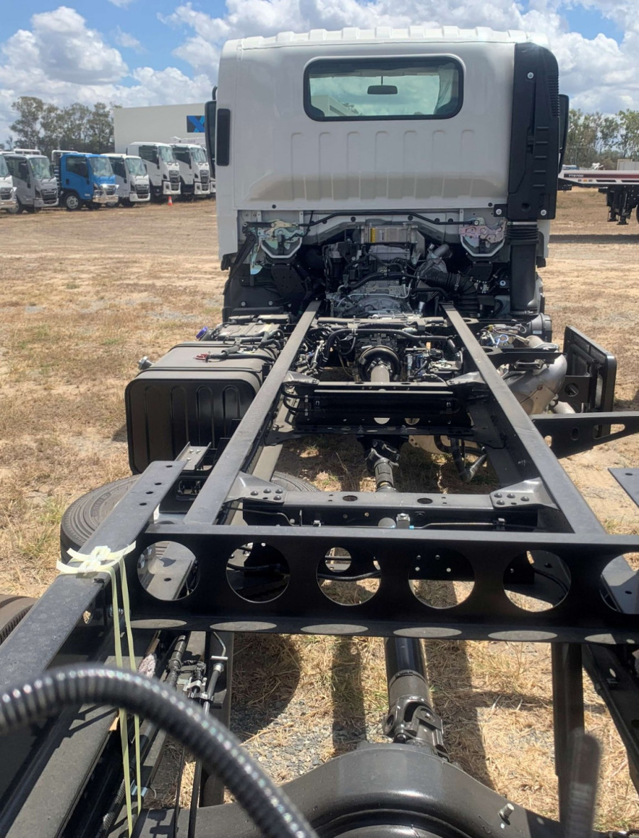2026 Isuzu  NQR 88/80-190 AM D45 Cab Chassis Image 6