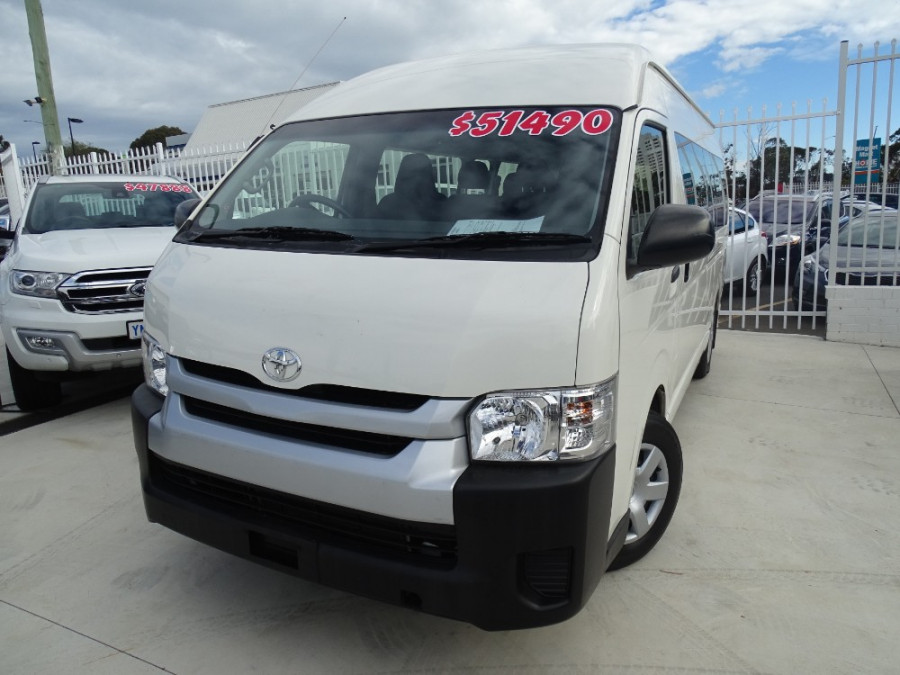 2017 toyota hiace price