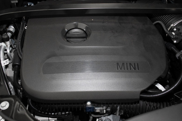 2025 MINI Countryman U25 JCW Favoured SUV image 24