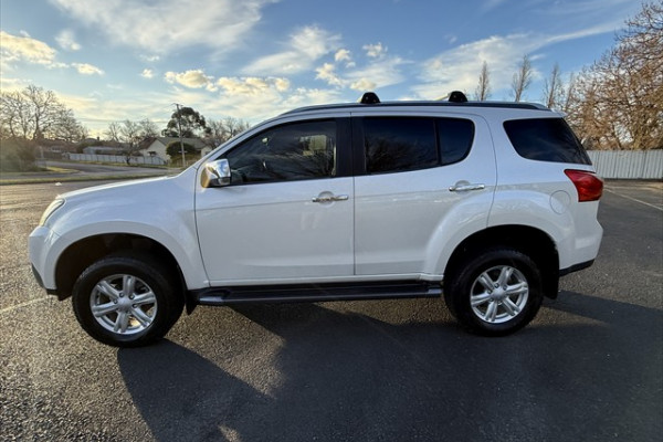 2015 Isuzu MU-X LS-T SUV Image 6