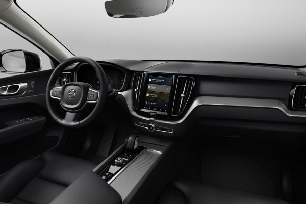2024 Volvo XC60  Recharge Plus T8 Plug-In Hybrid SUV Image 4