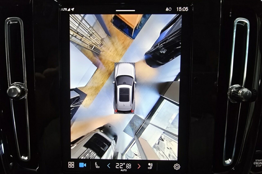 2025 Volvo XC40 XZ Ultra B4 Bright SUV Image 21