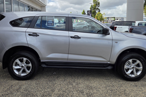 2026 Isuzu MU-X RJ LS-M SUV Image 2