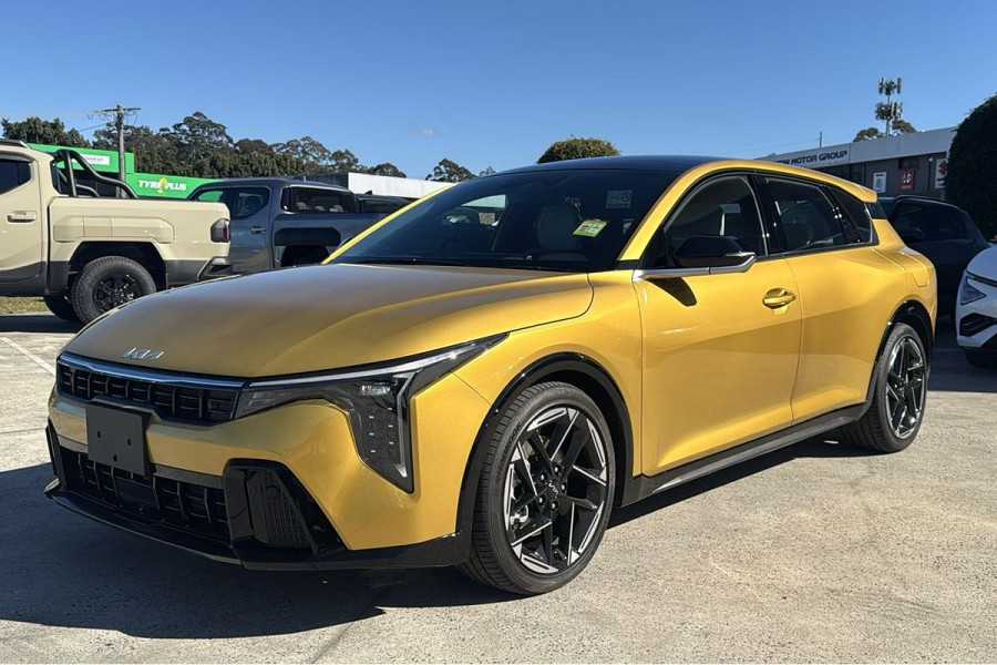 2026 Kia K4 CL4m GT-Line Hatch Image 3