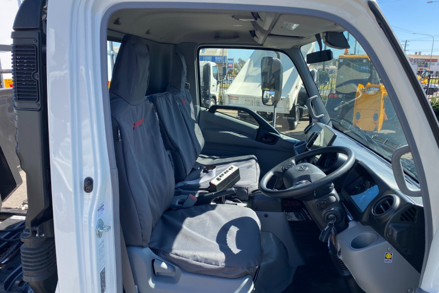 2024 Hino 921 Hook Lift 300-Series Tipping Tray Image 12
