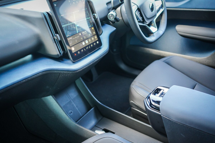 2023 MY24 Volvo EX30  Single Motor Extended Range Ultra SUV Image 27