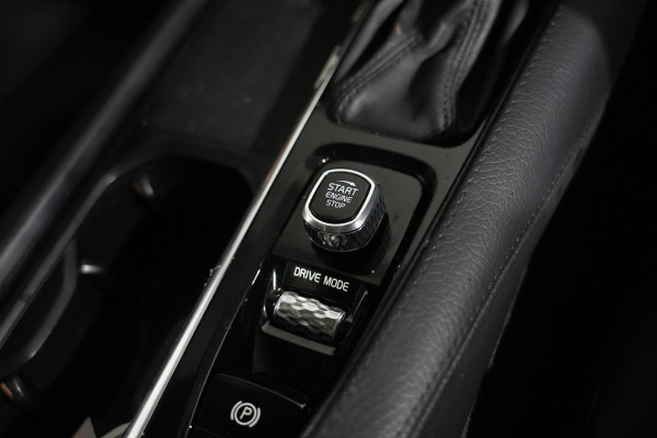 2021 Volvo XC90 L Series T6 Inscription SUV image 17