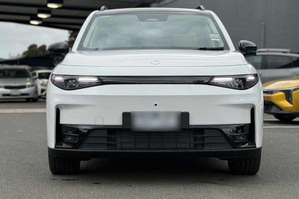 2025 Leapmotor C10 B11 REEV Ultra Hybrid Design Wagon Image 3