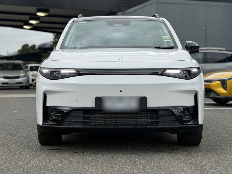 2025 Leapmotor C10 B11 REEV Ultra Hybrid Design Wagon Image 3