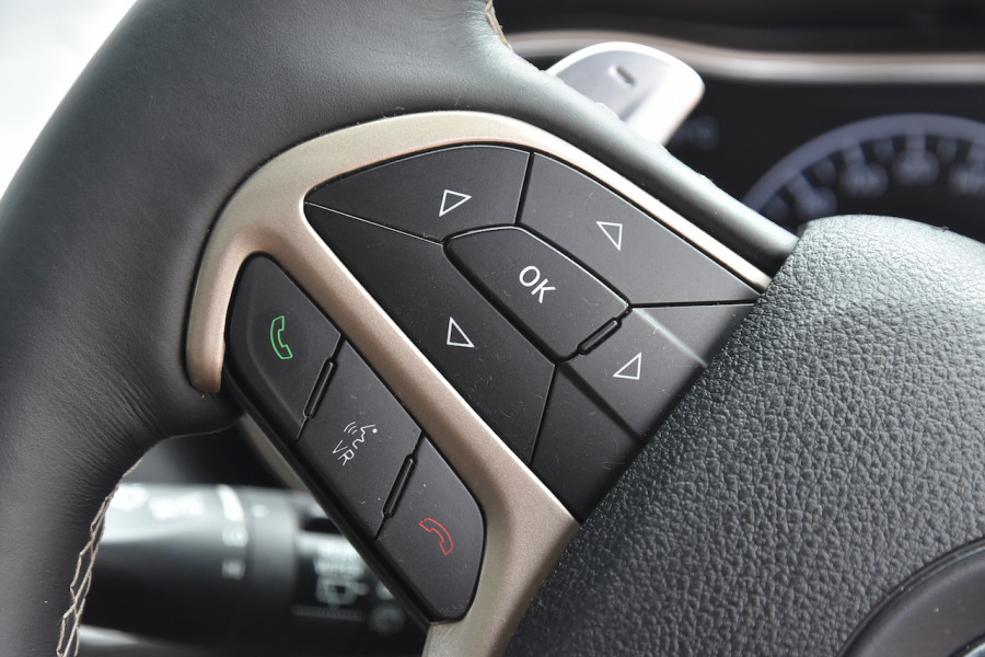 2013 MY14 Jeep Grand Cherokee WK MY2014 Overland Suv Image 11