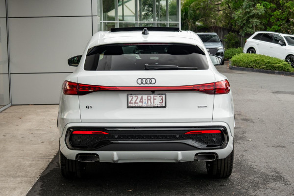 2026 Audi Q5 e-hybrid 270kW SUV image 5