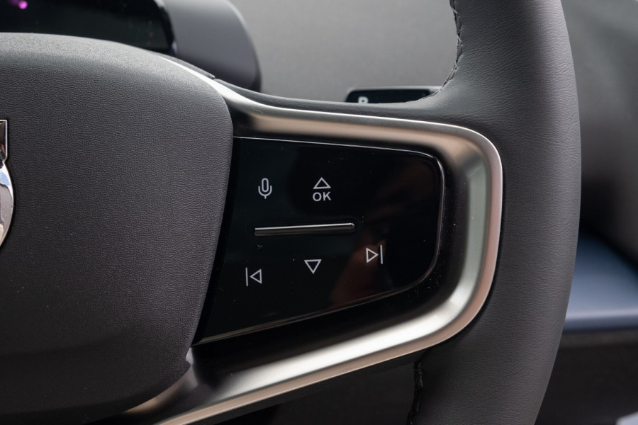2024 Volvo EX30  Twin Motor Performance Ultra SUV Image 11