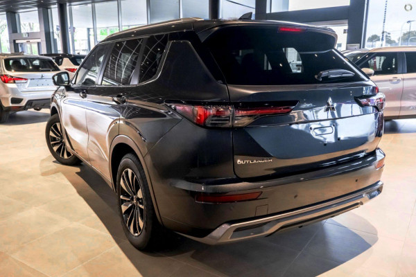 2025 Mitsubishi Outlander ZM LS SUV Image 4