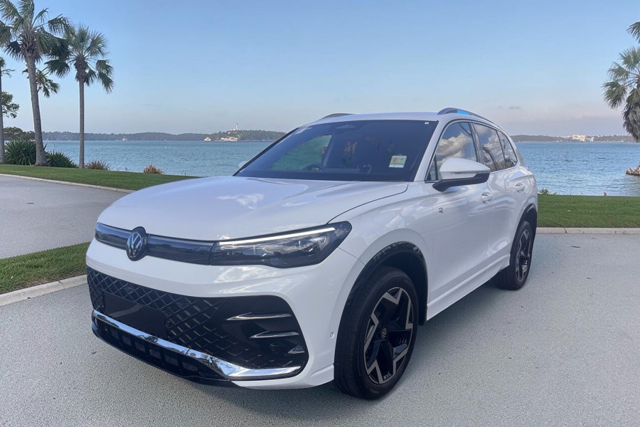 2026 Volkswagen Tiguan CT 150TSI R-Line SUV Image 3