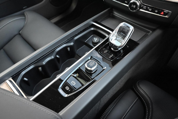 2026 Volvo XC60 UZ Ultra B5 Dark SUV Image 18