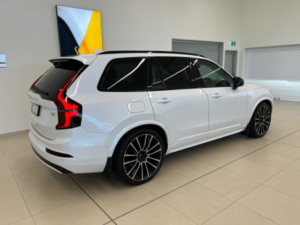 2025 MY26 Volvo XC90 L Series Ultra T8 Plug-in Hybrid Dark SUV image 3