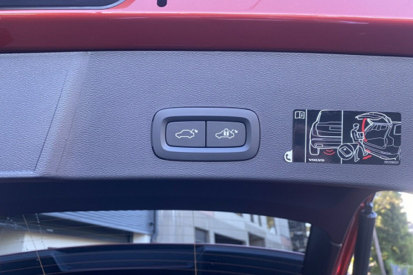 2022 Volvo XC40 T4 Inscription Wagon Image 5