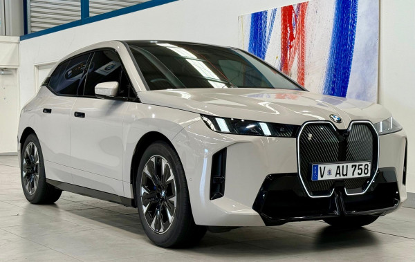 2026 MY25 BMW iX I20 xDrive45 M Sport SUV image 3
