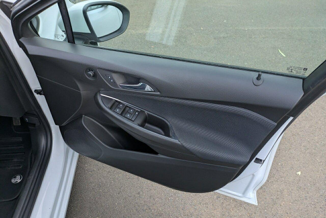 2017 Holden Astra BL LS Sedan Image 13