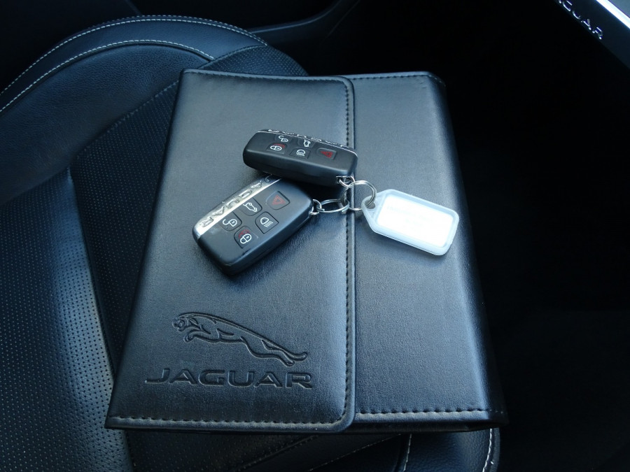 2017 Jaguar F-PACE X761 R-Sport SUV Image 21