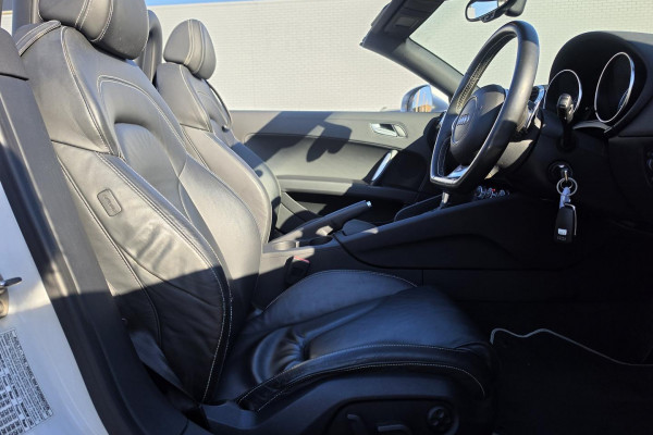 2009 Audi TTS 8J  Convertible Image 17
