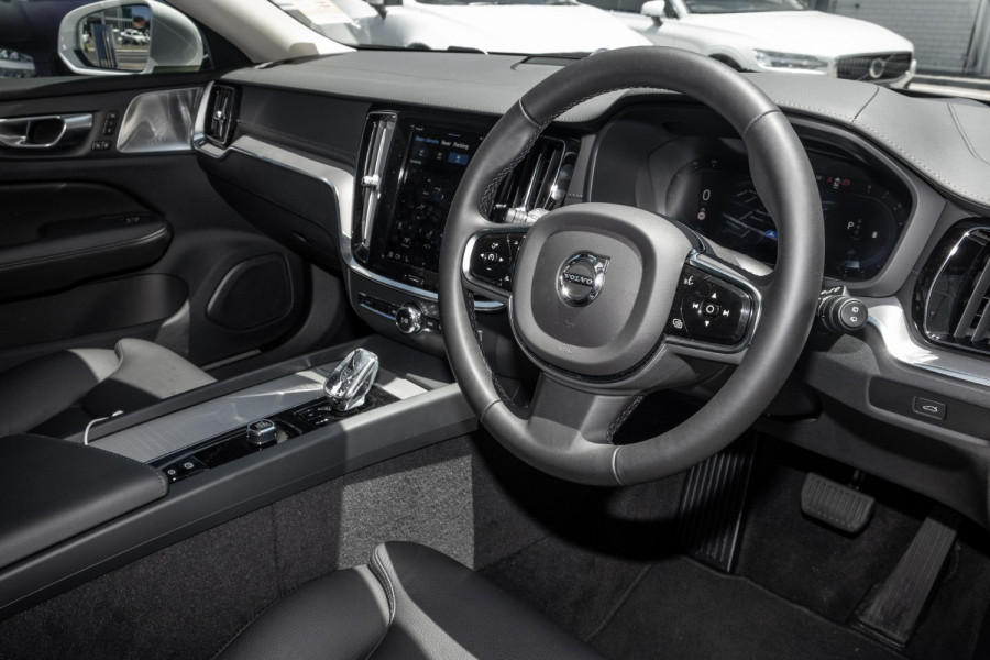 2024 Volvo V60 Cross Country Z Series Ultimate B5 Bright Wagon Image 7