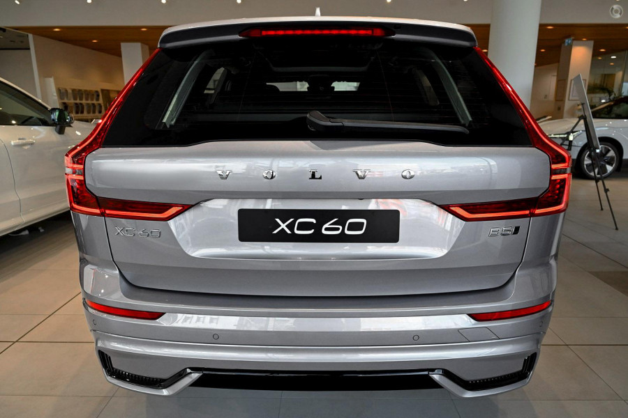 2026 Volvo XC60 UZ Ultra B5 Dark SUV Image 3