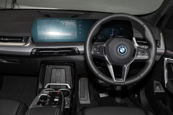 2024 BMW iX1 U11 eDrive20 xLine SUV image 7