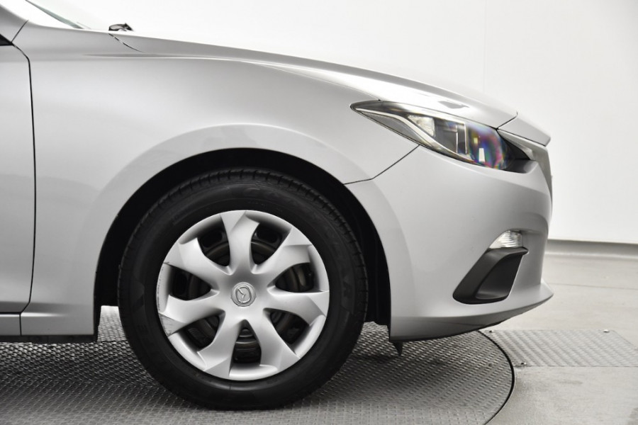 2014 Mazda 3 BM5478 Neo Hatchback Image 5