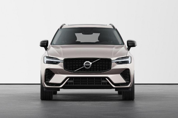 2024 Volvo XC60  Recharge Plus T8 Plug-In Hybrid SUV Image 4