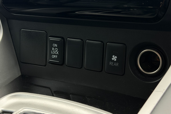 2019 Mitsubishi Pajero Sport QE Black Edition SUV Image 25