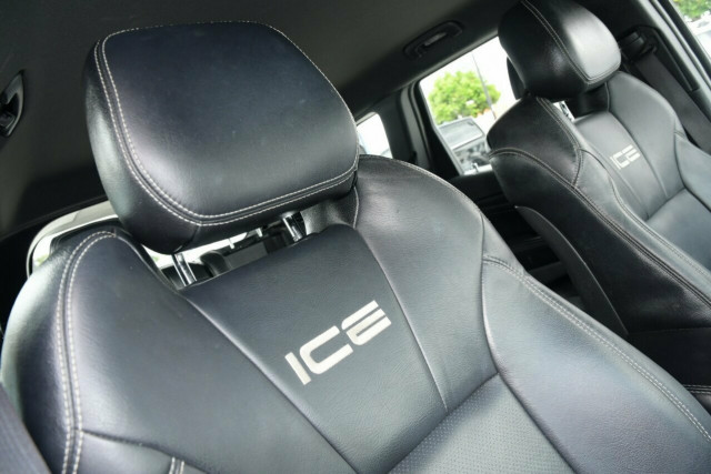 2013 Jeep Grand Cherokee Laredo 4x2 7 of 19