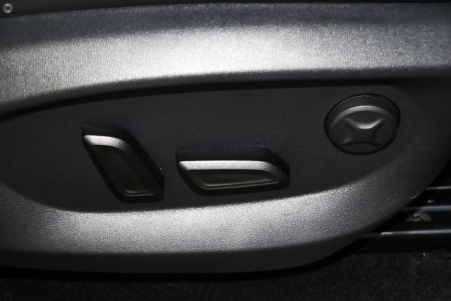 2025 MG HS AS33 Essence SUV Image 12