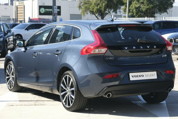 2017 Volvo V40 Cross Country M Series MY17 D4 Adap Geartronic Inscription Hatch Image 3