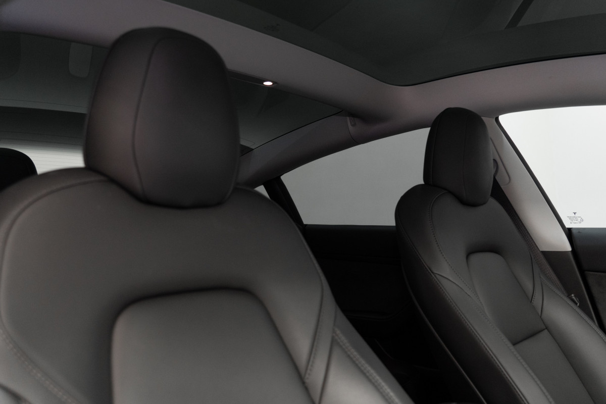 2022 Tesla Model 3 3 Rear-Wheel Drive Sedan Image 4