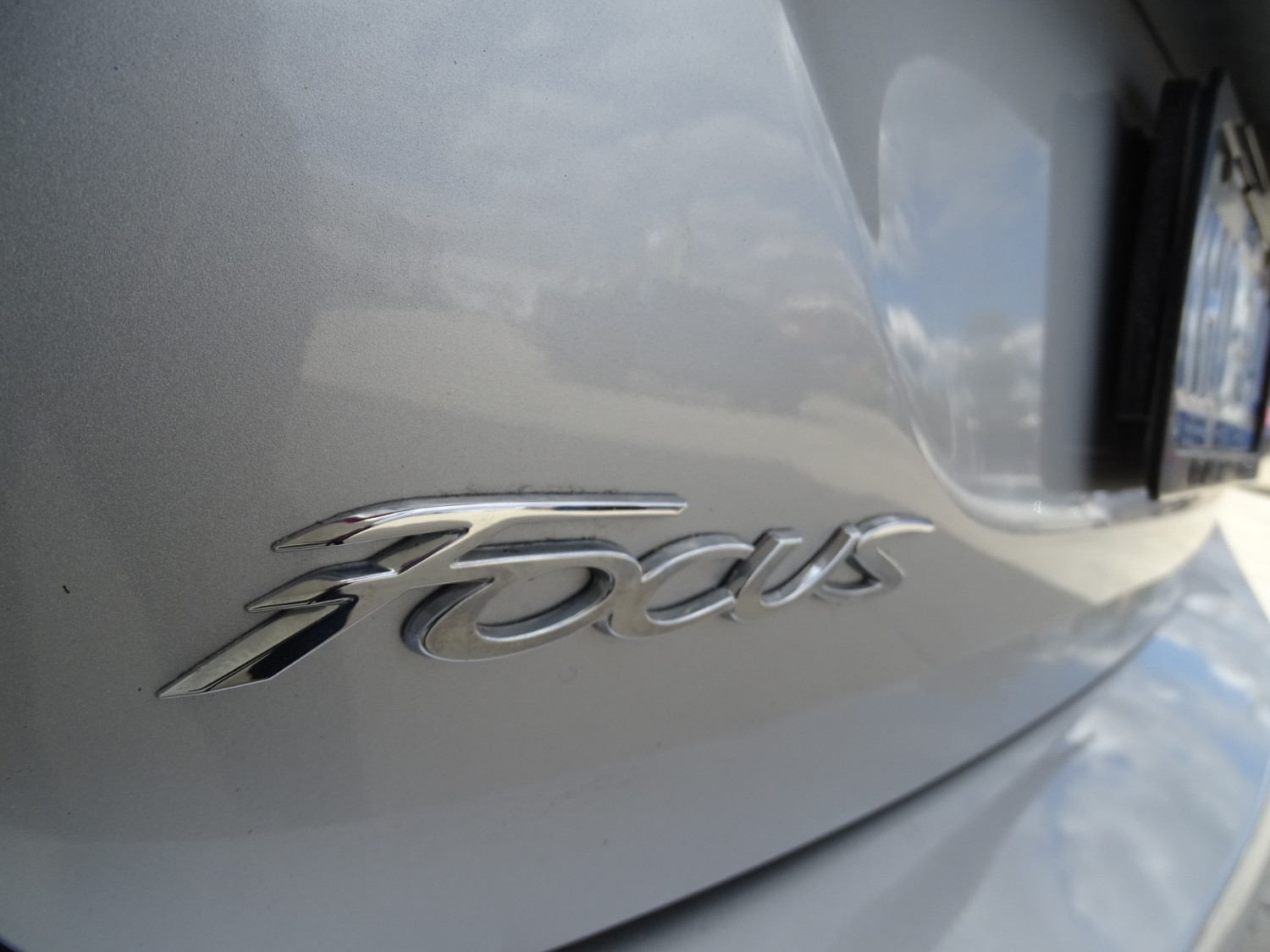 2011 Ford Focus LW Titanium Sedan Image 8