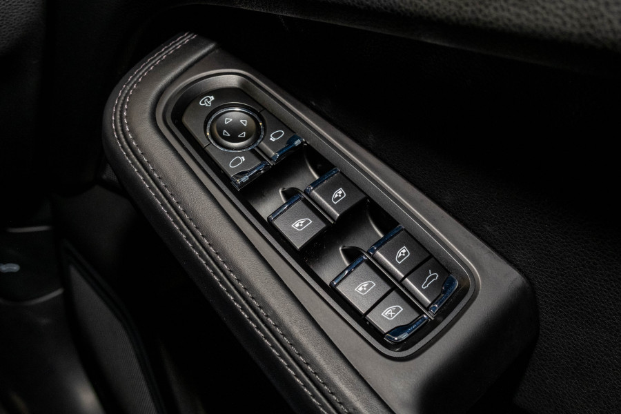 2023 Porsche Macan 95B T SUV