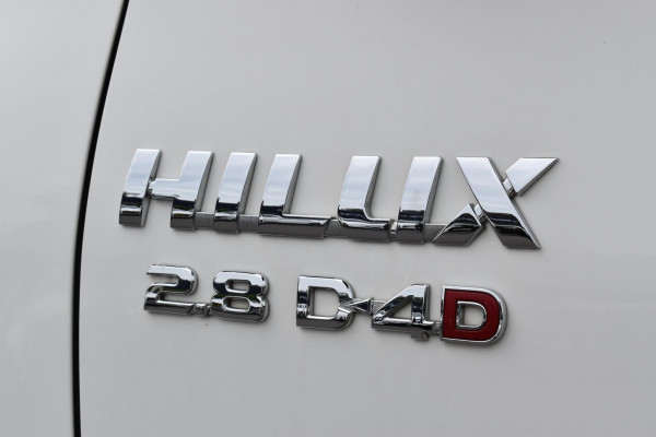 2018 Toyota HiLux  SR5 Double Cab Pick Up Image 40