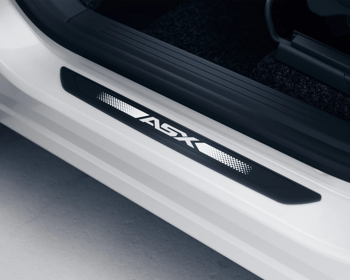 Outer Scuff Plates