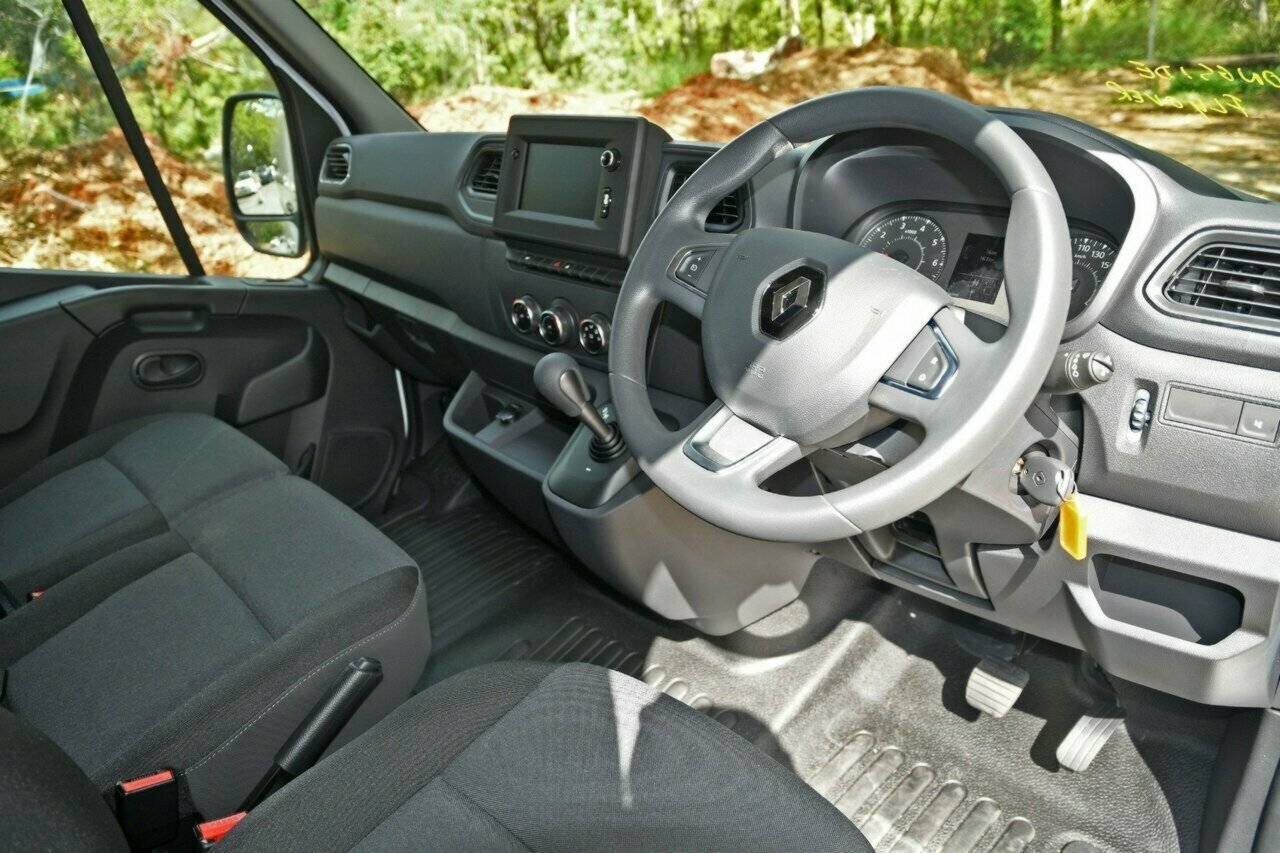 2020 Renault Master Van X62 Phase 2 Long Wheelbase Van Image 8