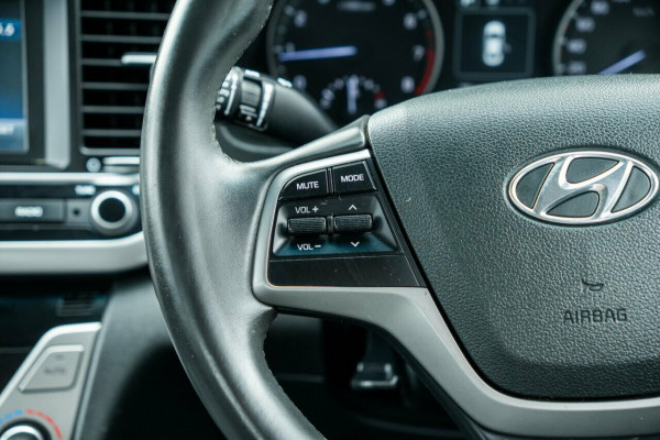 2018 Hyundai Elantra AD Trophy Sedan Image 10