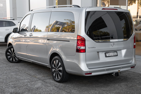 2021 Mercedes-Benz V-Class 447 V220 d People Mover Image 2