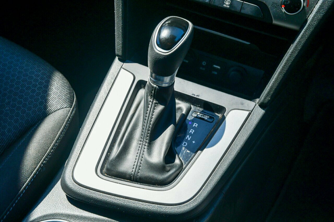 2016 MY17 Hyundai Elantra AD Active Sedan Image 14