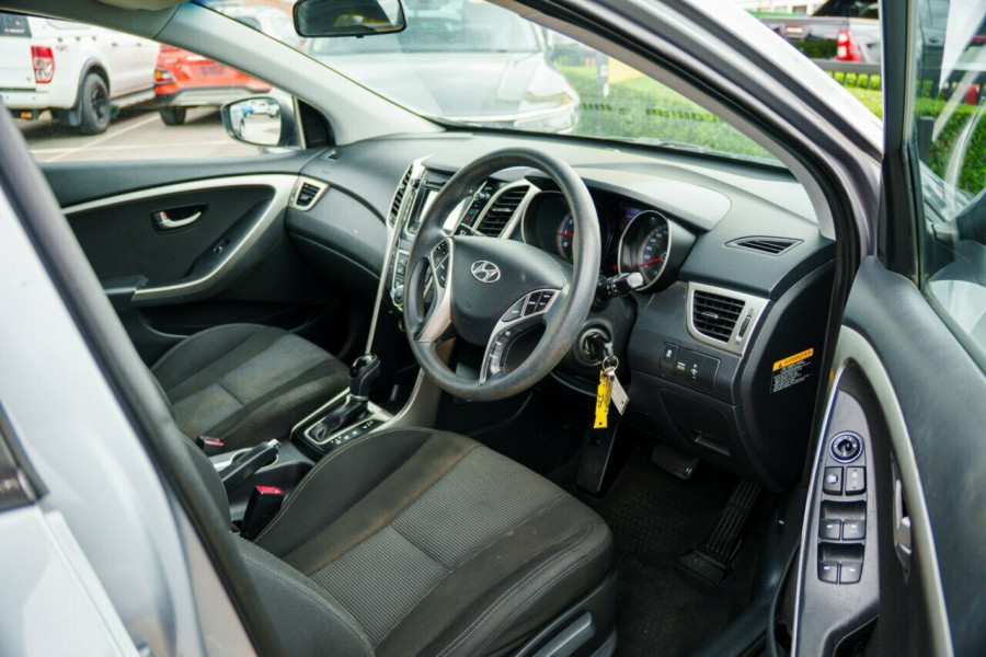 2013 Hyundai i30 GD2 Active Hatch Image 14