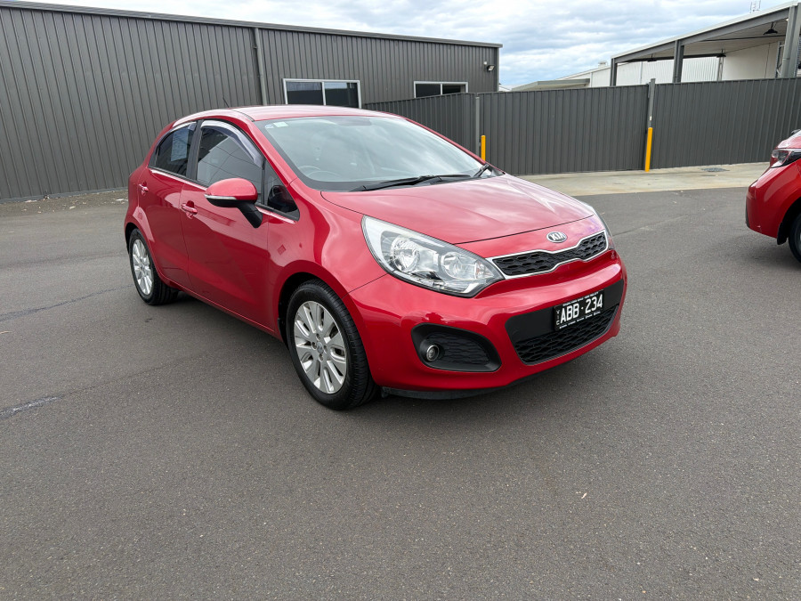 2014 Kia Rio IHS6D2A1FGG829 Si Hatch Image 1
